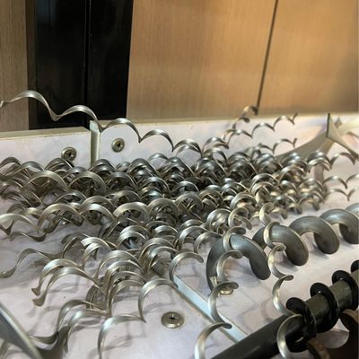 Giá tốt. Vít tải chịu nhiệt bằng thép không gỉ với kích thước tùy chỉnh cho ứng dụng công nghiệp trực tuyến